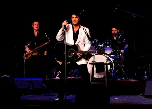 Chris MacDonald tribute to 1950's Elvis look performing Blue Suede Shoes